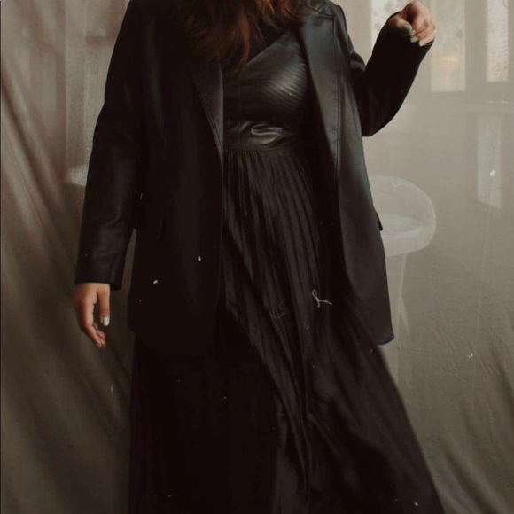 Black Accordian Pleat Maxi Skirt, Brand new with tags, Size-Large - Picture 7 of 11